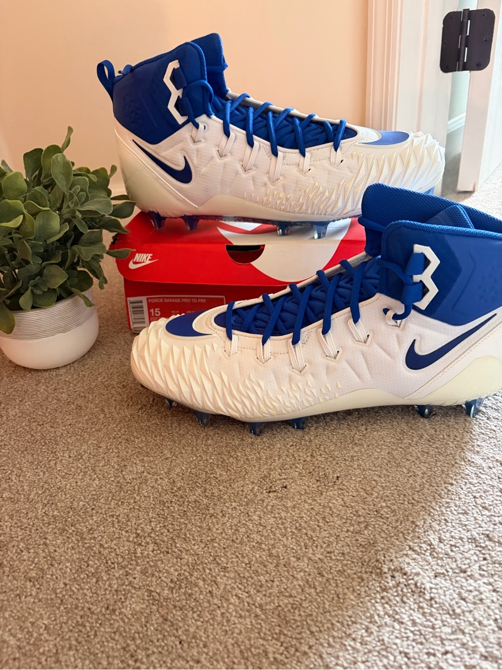 New! Nike Men's Football Cleats size 15 force savage pro